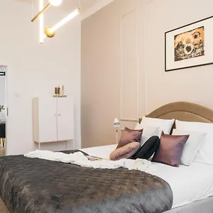 https://luna-apartment-by-loft-affair.krakowhotelspoland.com