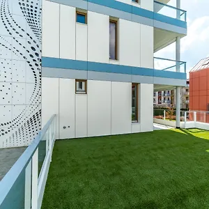 White Deluxe With Terrace By Oneapartments Apartament
