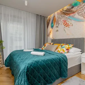 https://westfield-burakowska-apartment-with-parking-by-renters.warsawhotelspoland.com