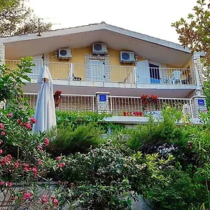 https://apartmani-lidija-karin-donji.hotelinzadar.com